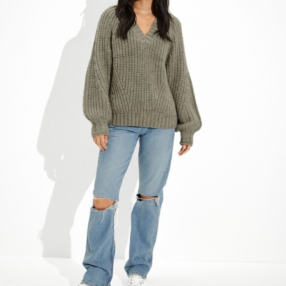 American Eagle oversized chunky knit v neck sweater xs